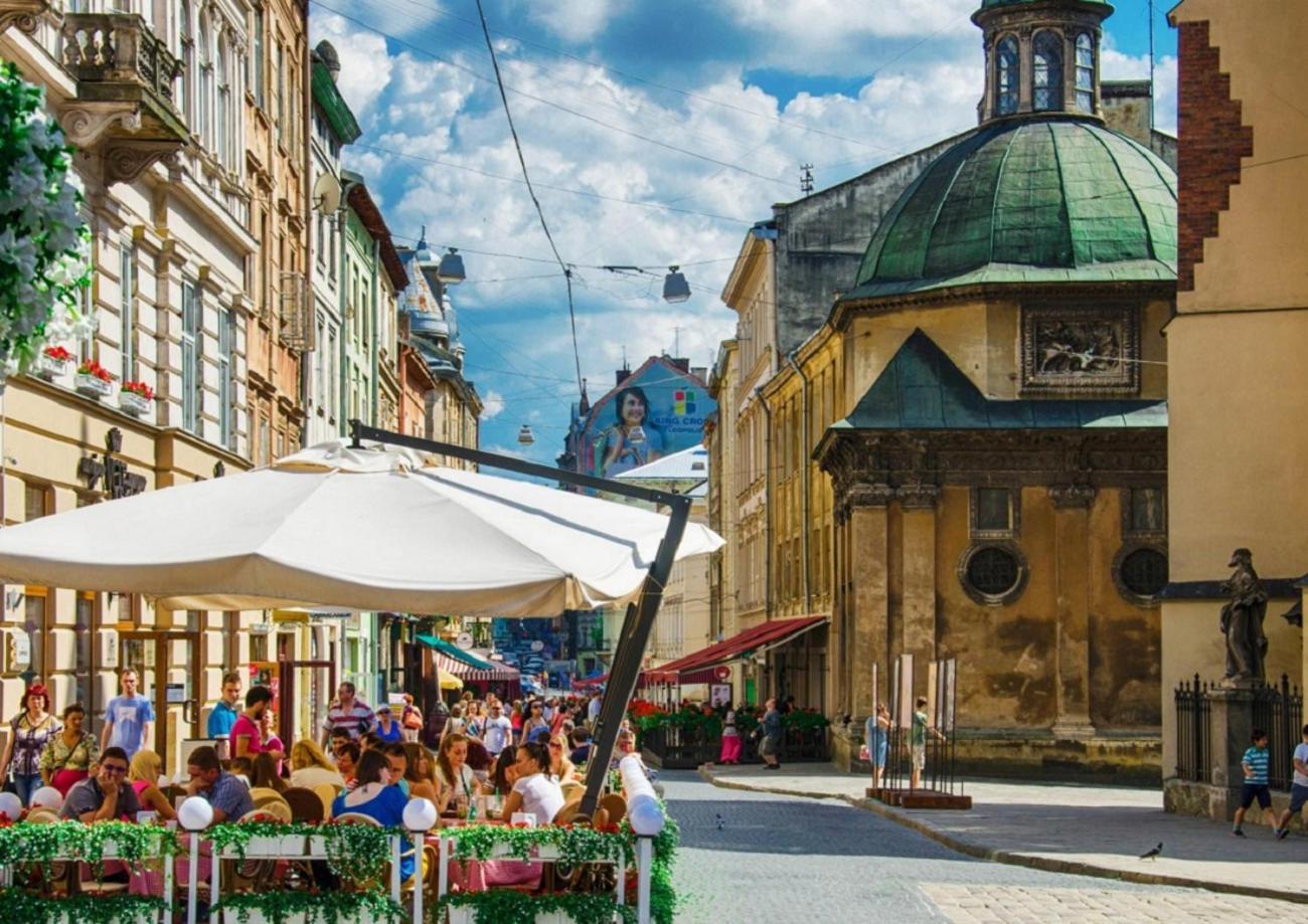 Люкс Апартаменти На Площі Ринок Lviv Bagian luar foto